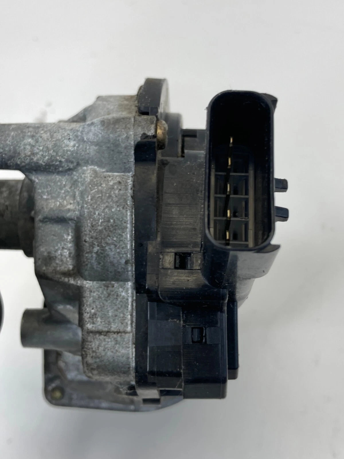 2001-2005 CHRYSLER PT CRUISER FRONT WINDSHIELD WIPER MOTOR ASSY OEM