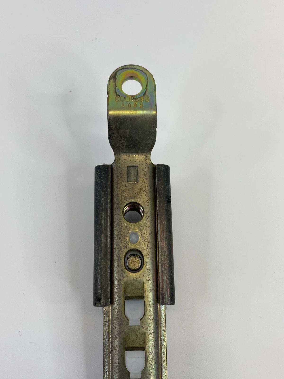 1999-2001 LEXUS ES300 FRONT LEFT OR RIGHT SIDE SEAT BELT ADJUSTER HEIGHT ASSY
