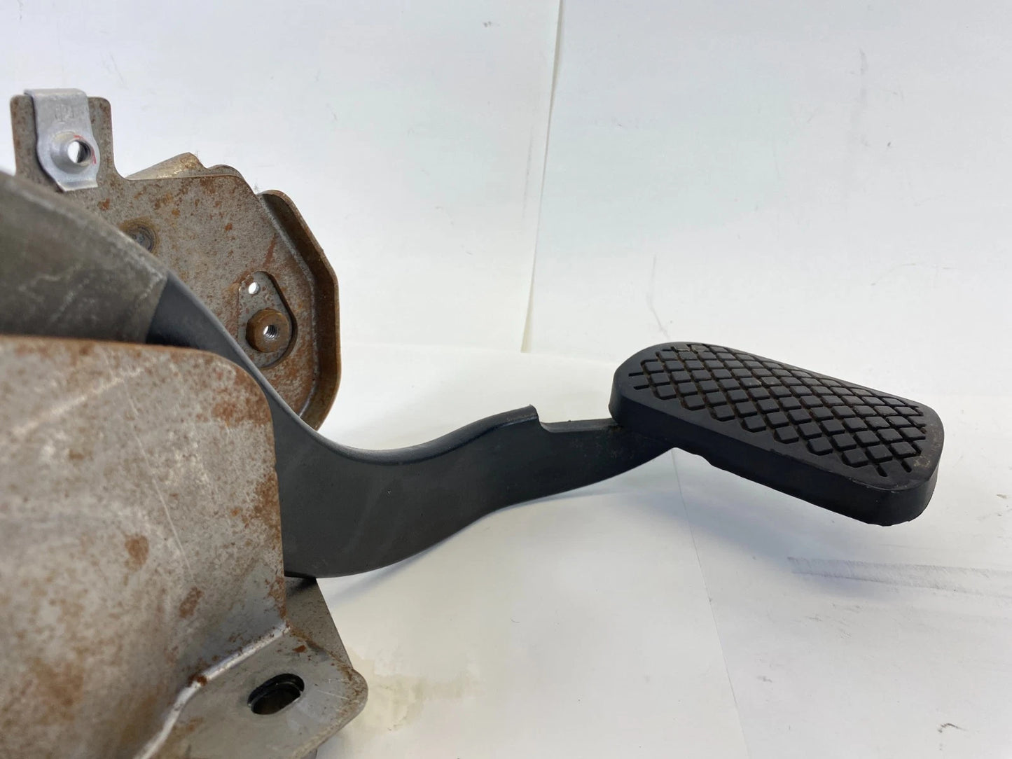 2010-2017 GMC TERRAIN CHEVROLET EQUINOX BRAKE FOOT STOP PEDAL ASSEMBLY