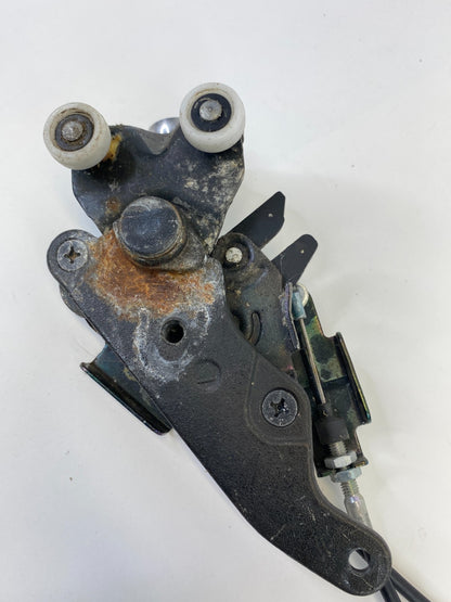 05 06 07 08 09 10 Honda Odyssey Rear Door Left Lower Sliding Hinge Roller OEM