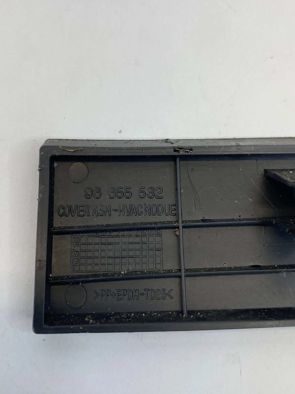 07-11 CHEVY AVEO 09-11 AVEO5 CENTER DASH LOWER CLIMATE CONTROL TRIM 96655532