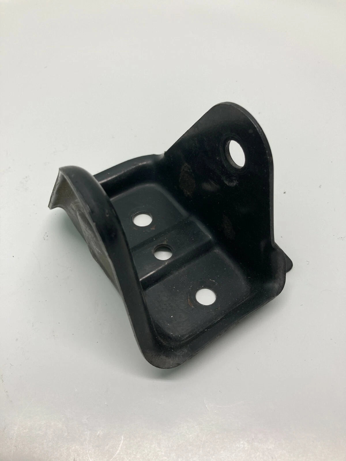 2001 2002 2003 2004 KIA RIO AT AUTO TRANSMISSION BRACKET MOUNT SUPPORT OEM