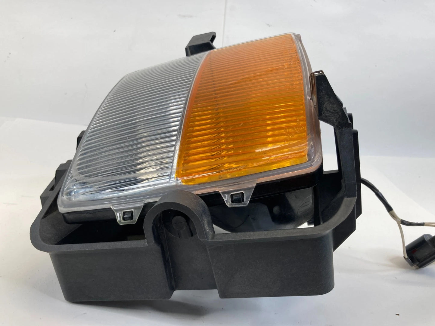 2003-2007 CADILLAC CTS FRONT LEFT DRIVER SIDE FOG & PARK TURN SIGNAL LIGHT LAMP