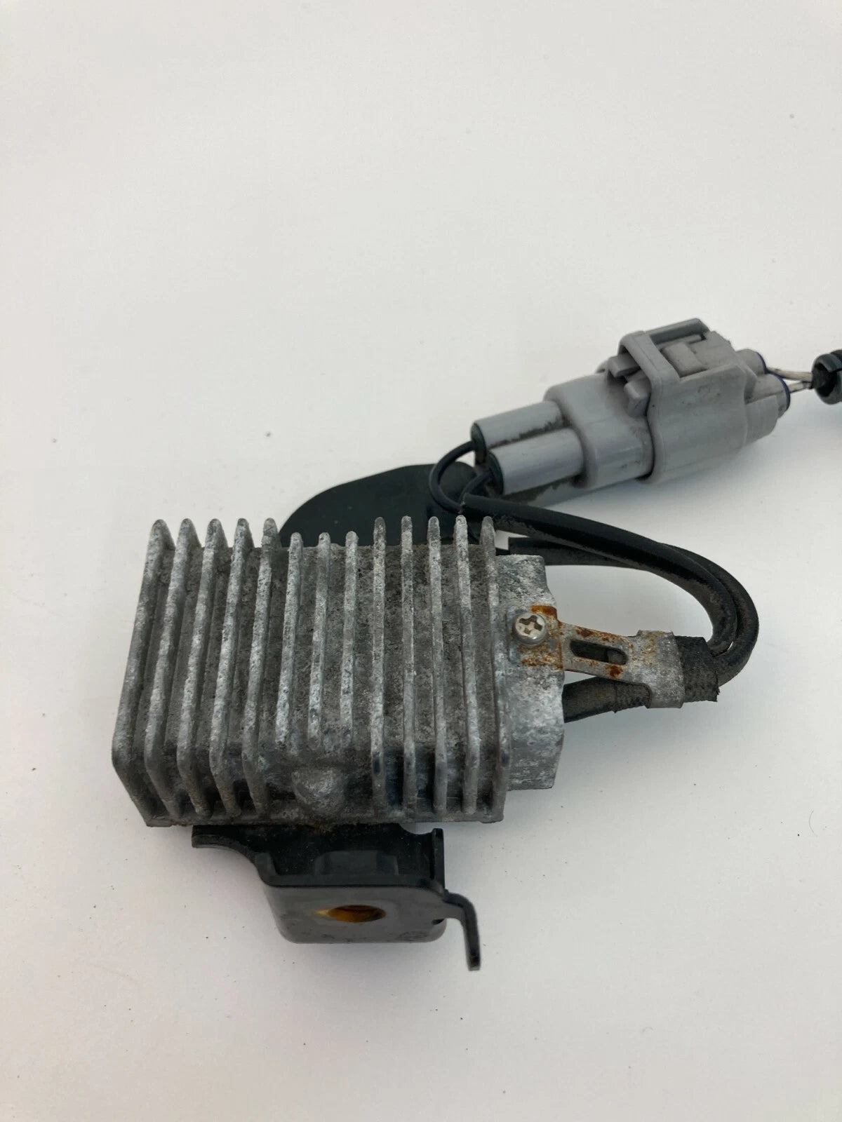 2002-2006 LEXUS ES300 ES330 RUNNING LIGHT RESISTOR CONTROL MODULE 82695-33010