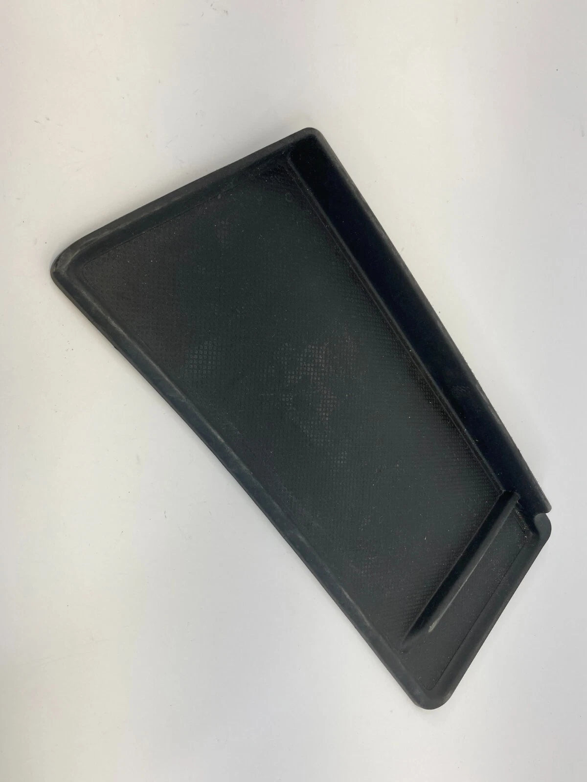 2009-2013 HONDA FIT RIGHT SIDE UPPER DASH STORAGE COMPARTMENT MAT 77508-TK6A0