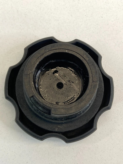 2002-2009 GMC ENVOY TRAILBLAZER ENGINE OIL FILLER CAP COVER LID OEM
