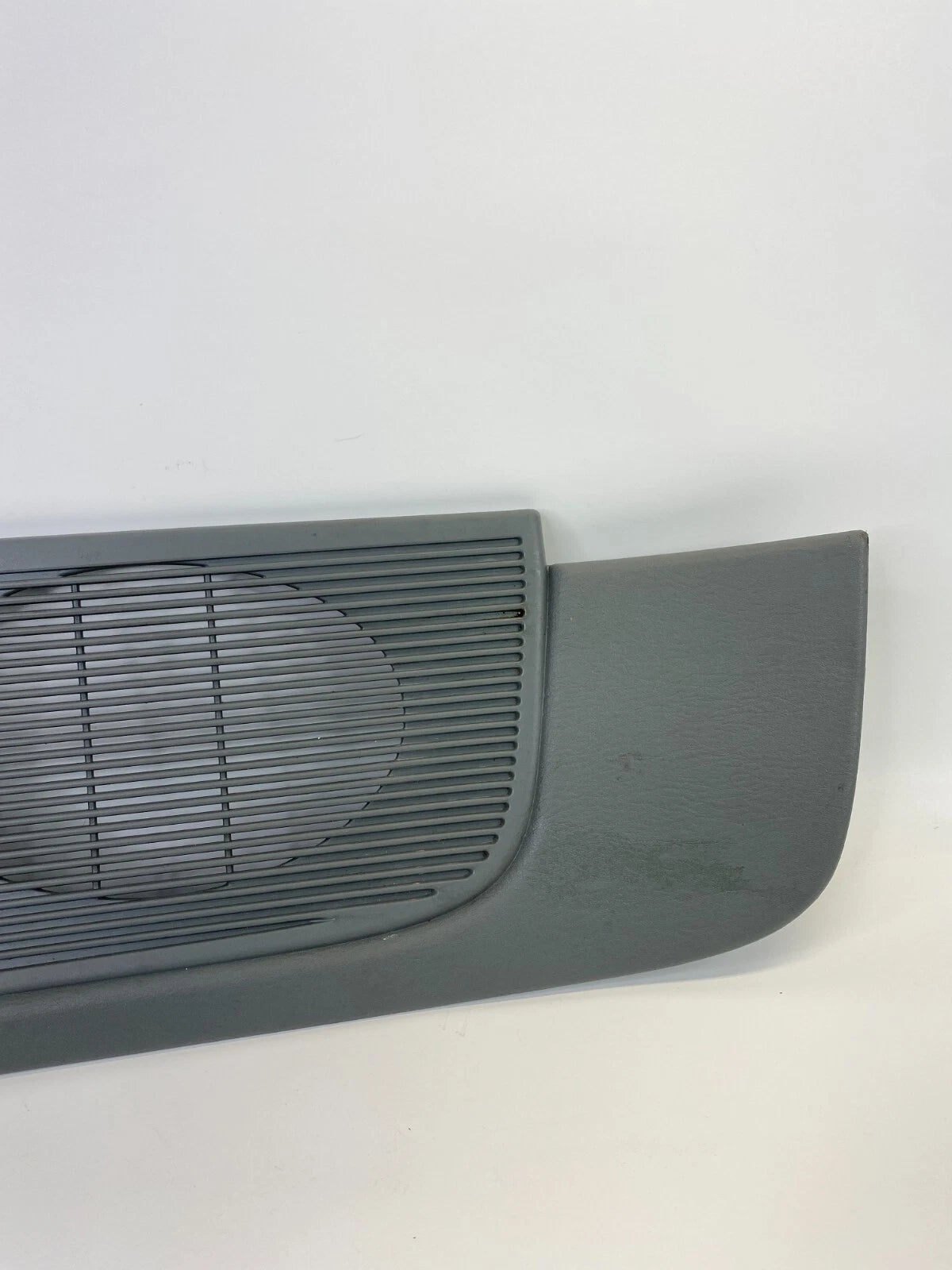 01-07 CHRYSLER TOWN & COUNTRY QUARTER PANEL RIGHT SIDE SPEAKER TRIM 0SK71TRMAA