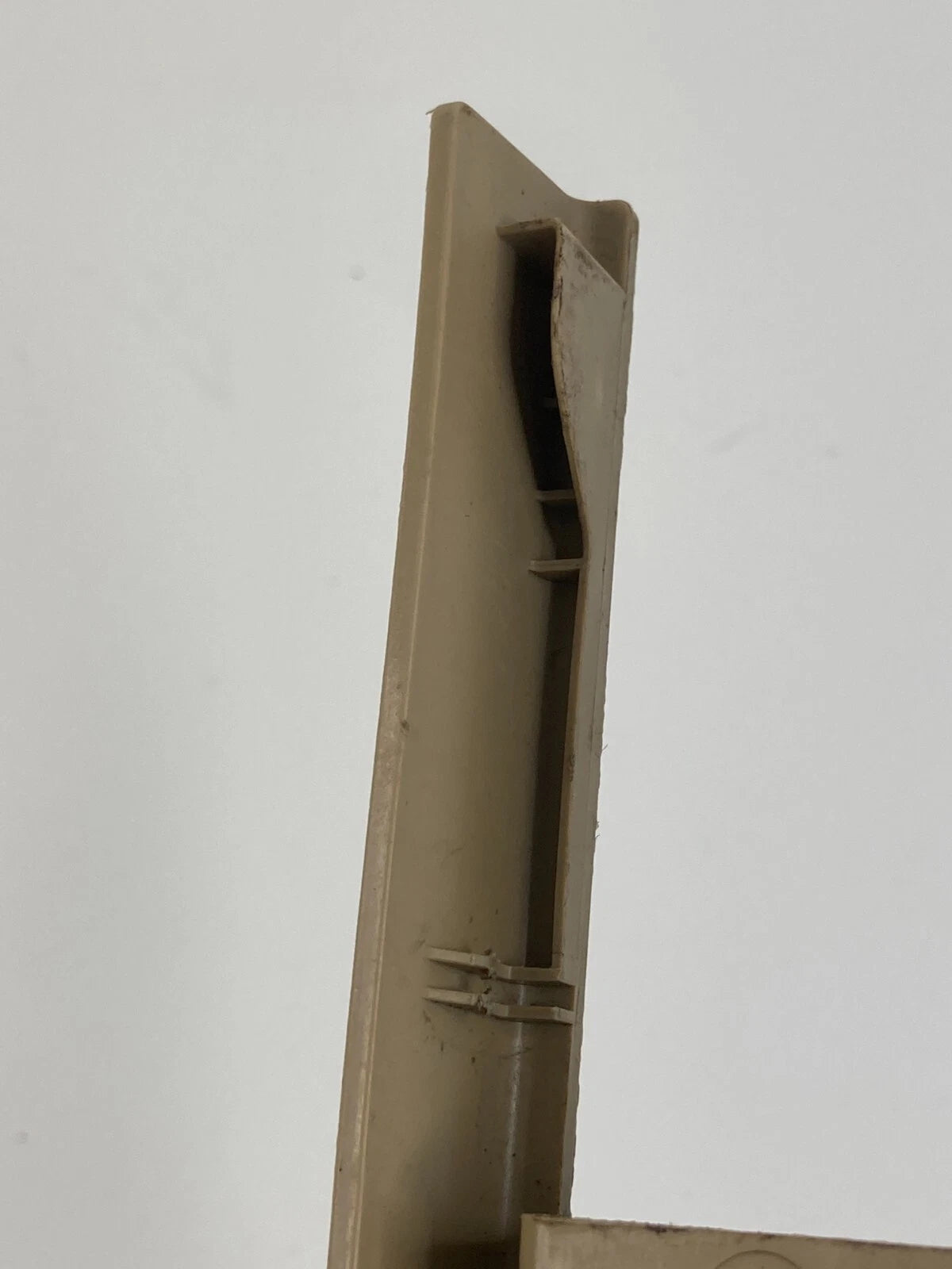 09-14 NISSAN MAXIMA FRONT RIGHT SEAT TRACK CAP OUTER COVER TRIM 87509-9N00A OEM