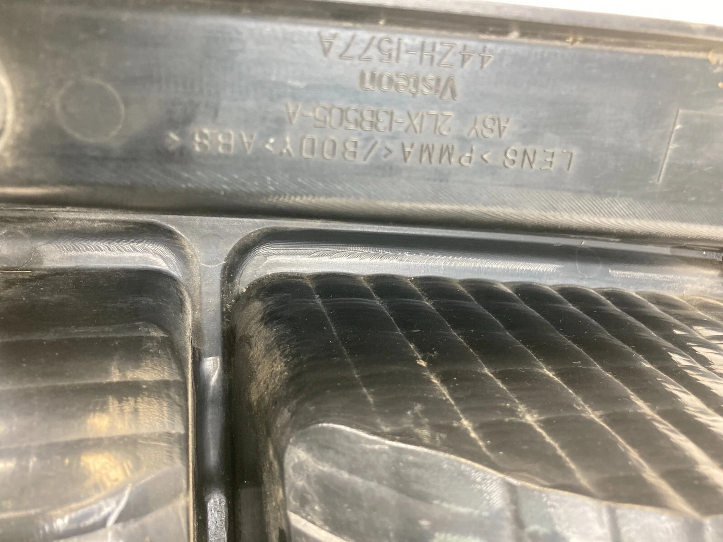 2003-2006 Ford Expedition Rear Left Side Taillight Tail Lamp Assy 2LIX-I3B505-A