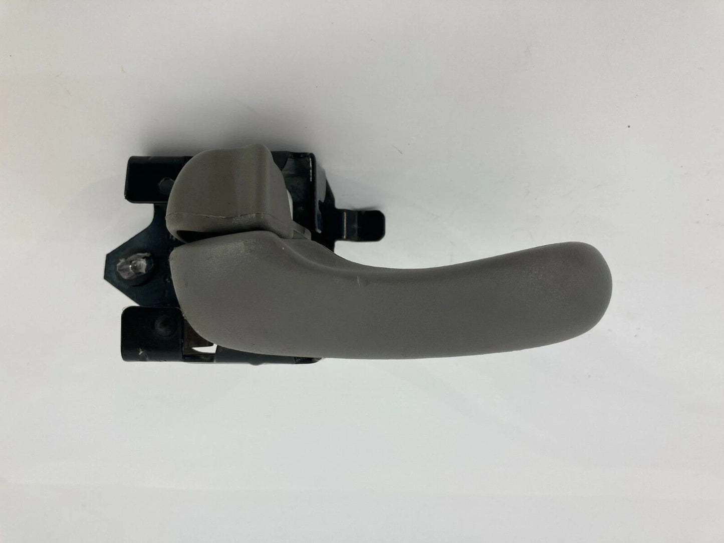 2000-2005 CHEVROLET IMPALA FRONT LEFT DRIVER SIDE INNER DOOR HANDLE ASSEMBLY OEM