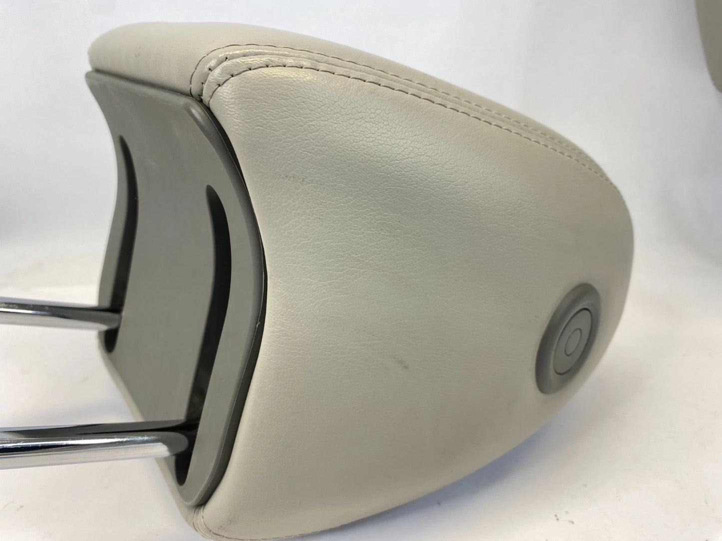 2013-2017 CHEVROLET TRAVERSE FRONT RIGHT & LEFT SEAT HEADREST PAIR SET ASSY OEM