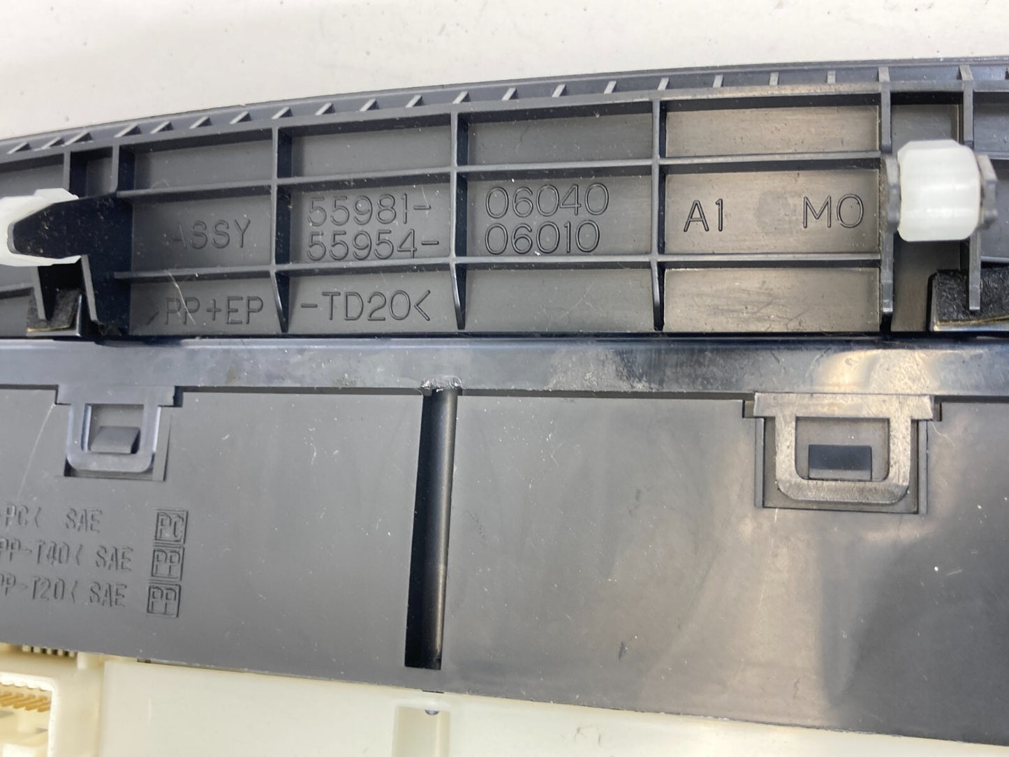 07-11 Toyota Camry Upper Dash Defroster Vent Grill Trim Panel 55981-06040 OEM