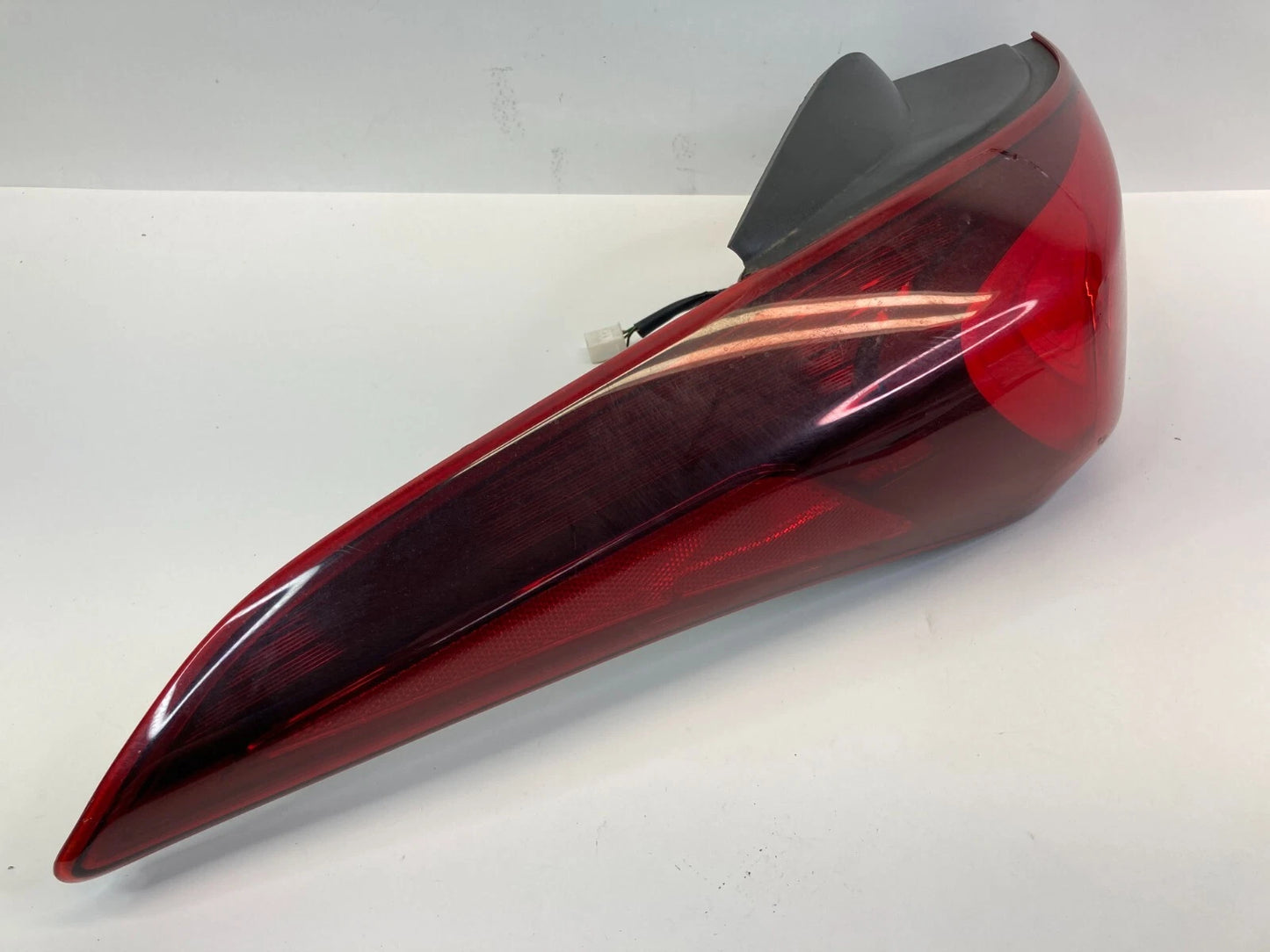 2014-2016 HYUNDAI ELANTRA LEFT DRIVER TAILLIGHT TAIL LAMP OUTER 92401-3X2 KOREA