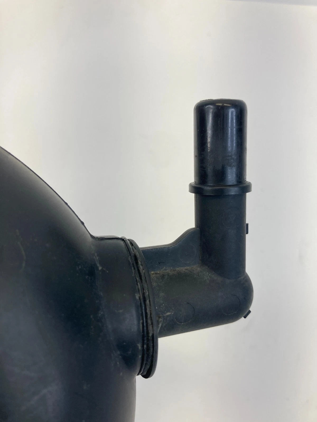 2013-2018 FORD C-MAX FUSION HYBRID 2.0L AIR INTAKE DUCT HOSE DG93-9R504-AB OEM