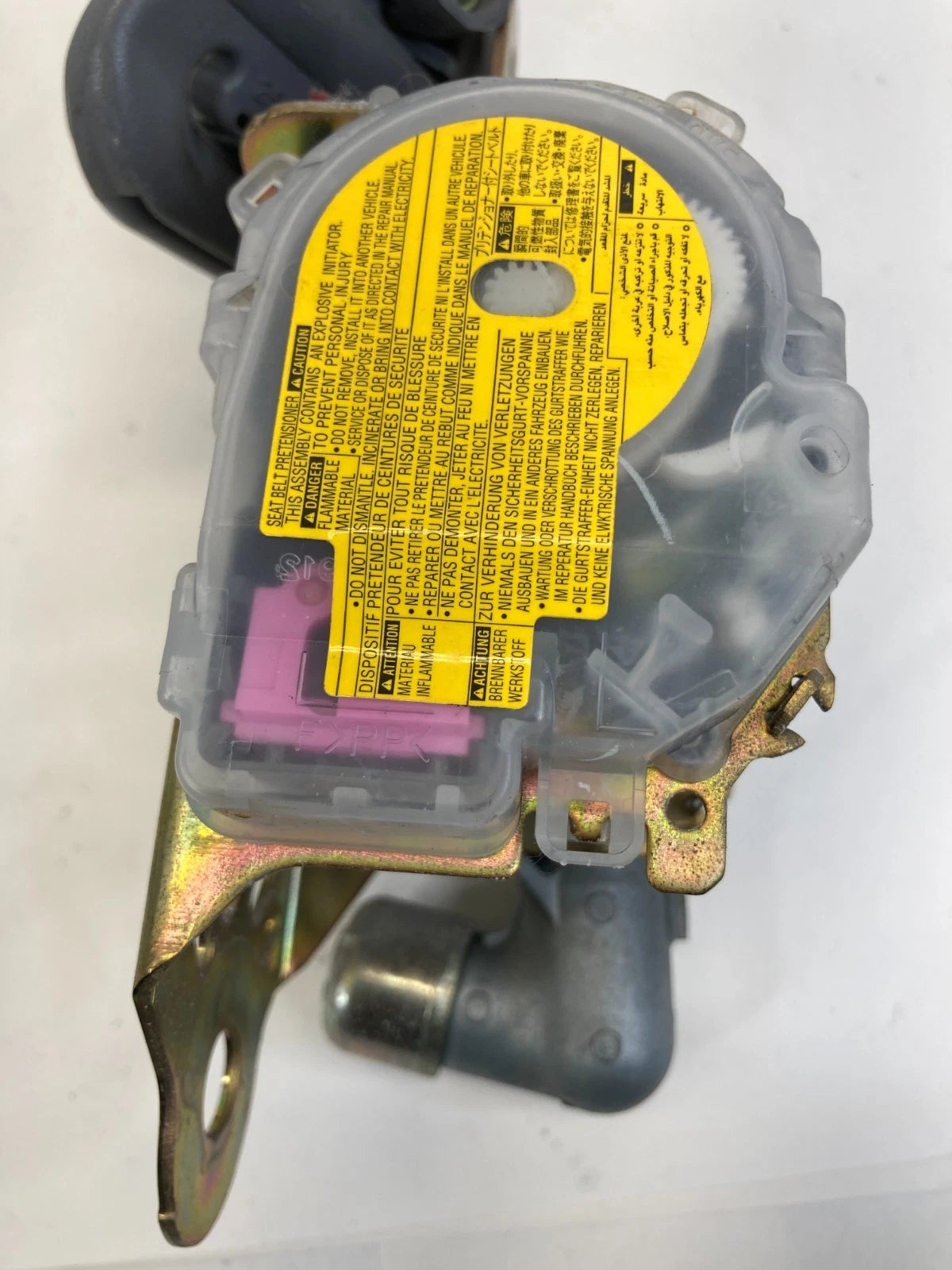 2001 2002 2003 TOYOTA RAV4 FRONT RIGHT PASSENGER SIDE SEAT BELT RETRACTOR OEM