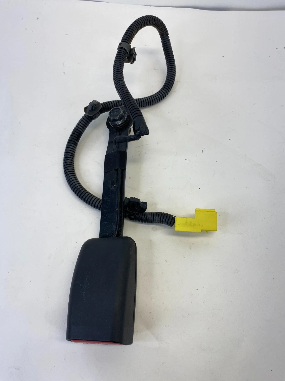 2012-2017 HYUNDAI ACCENT FRONT RIGHT PASSENGER SIDE SEAT BELT BUCKLE BLACK OEM