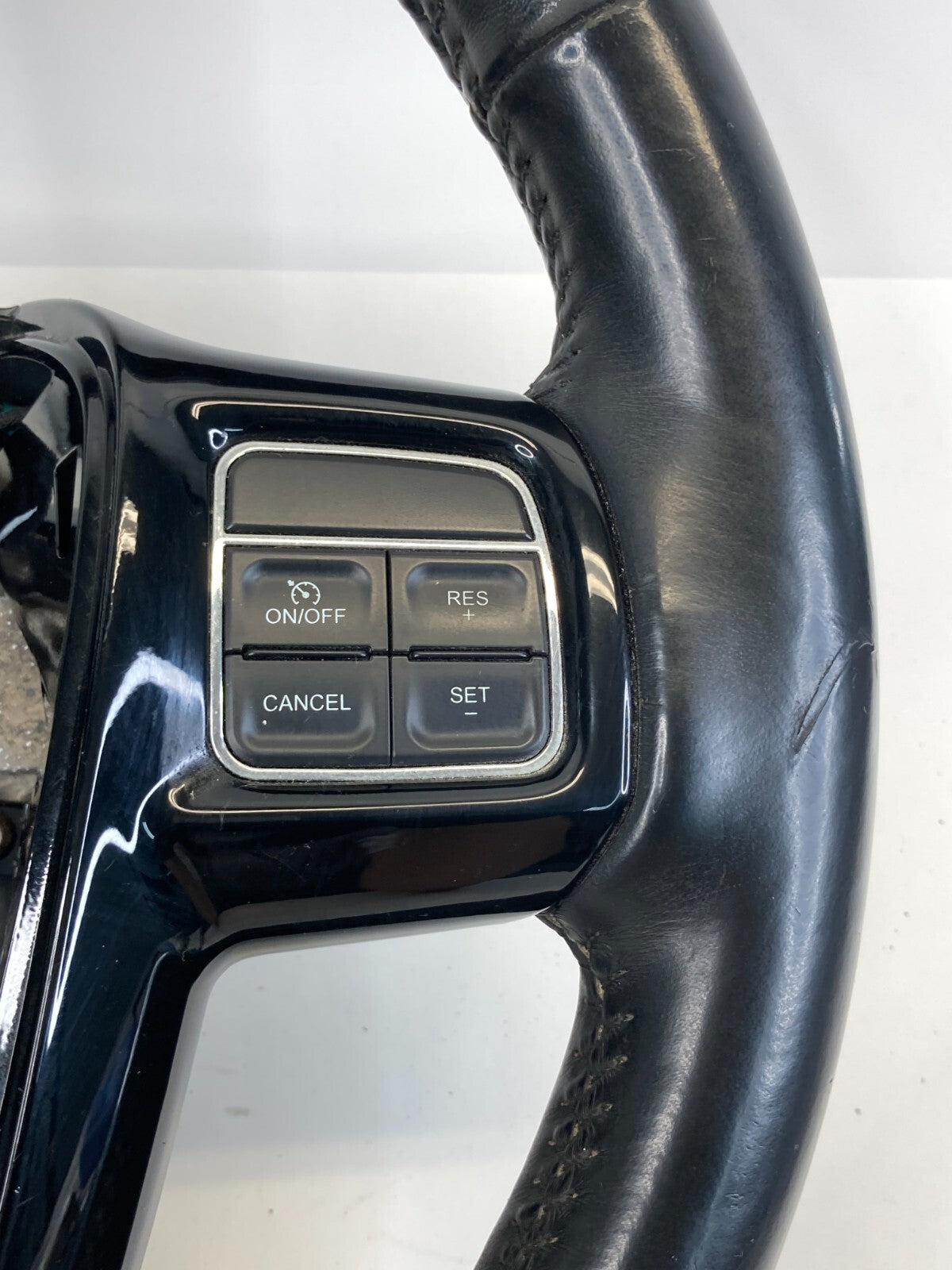 2011 2012 Chrysler Town & Country Steering Wheel W/ Cruise Control Switch OEM