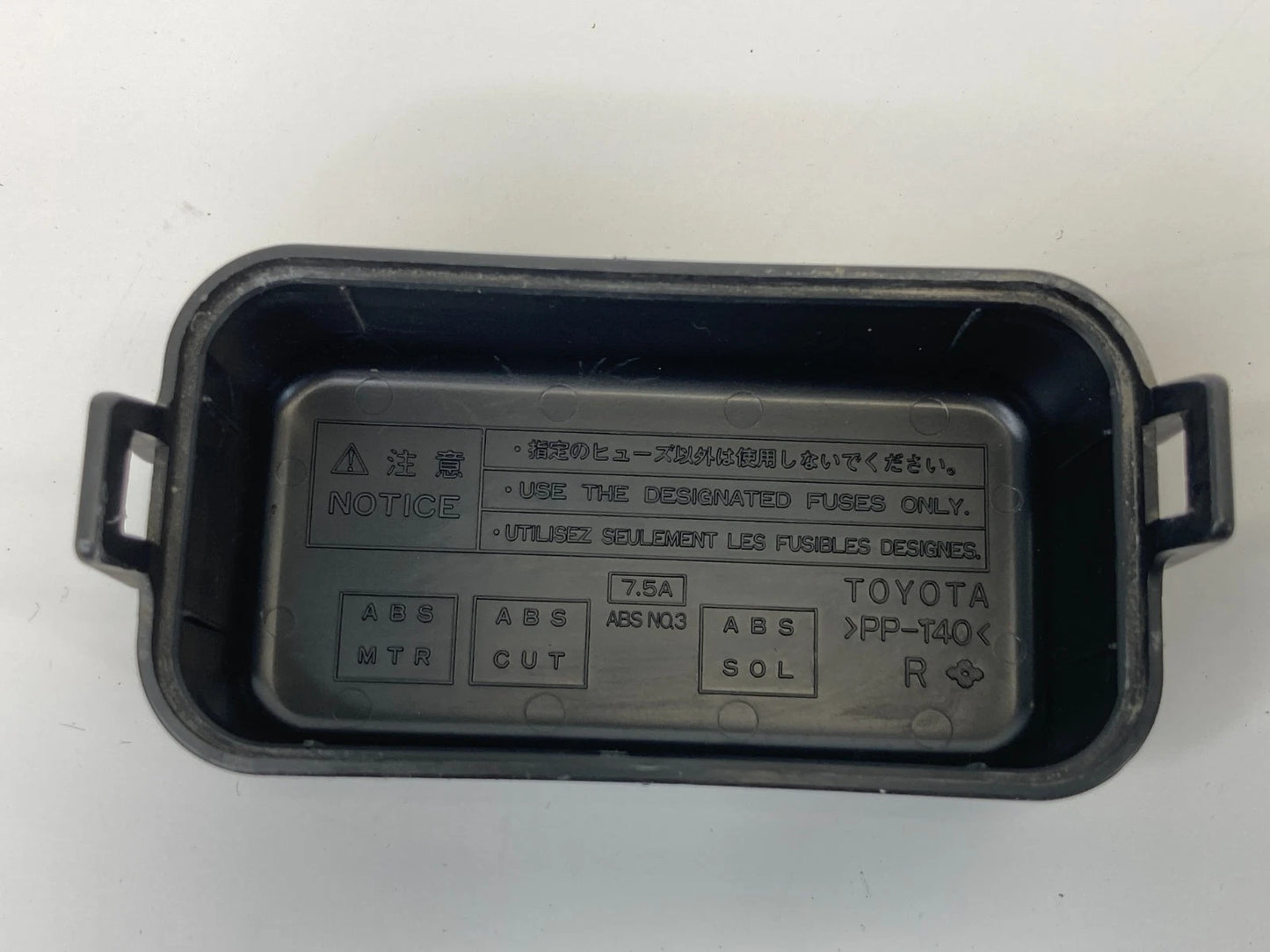 2002 2003 2004 TOYOTA CAMRY 3.0L A/T ENGINE FUSE RELAY BOX COVER CAP OEM