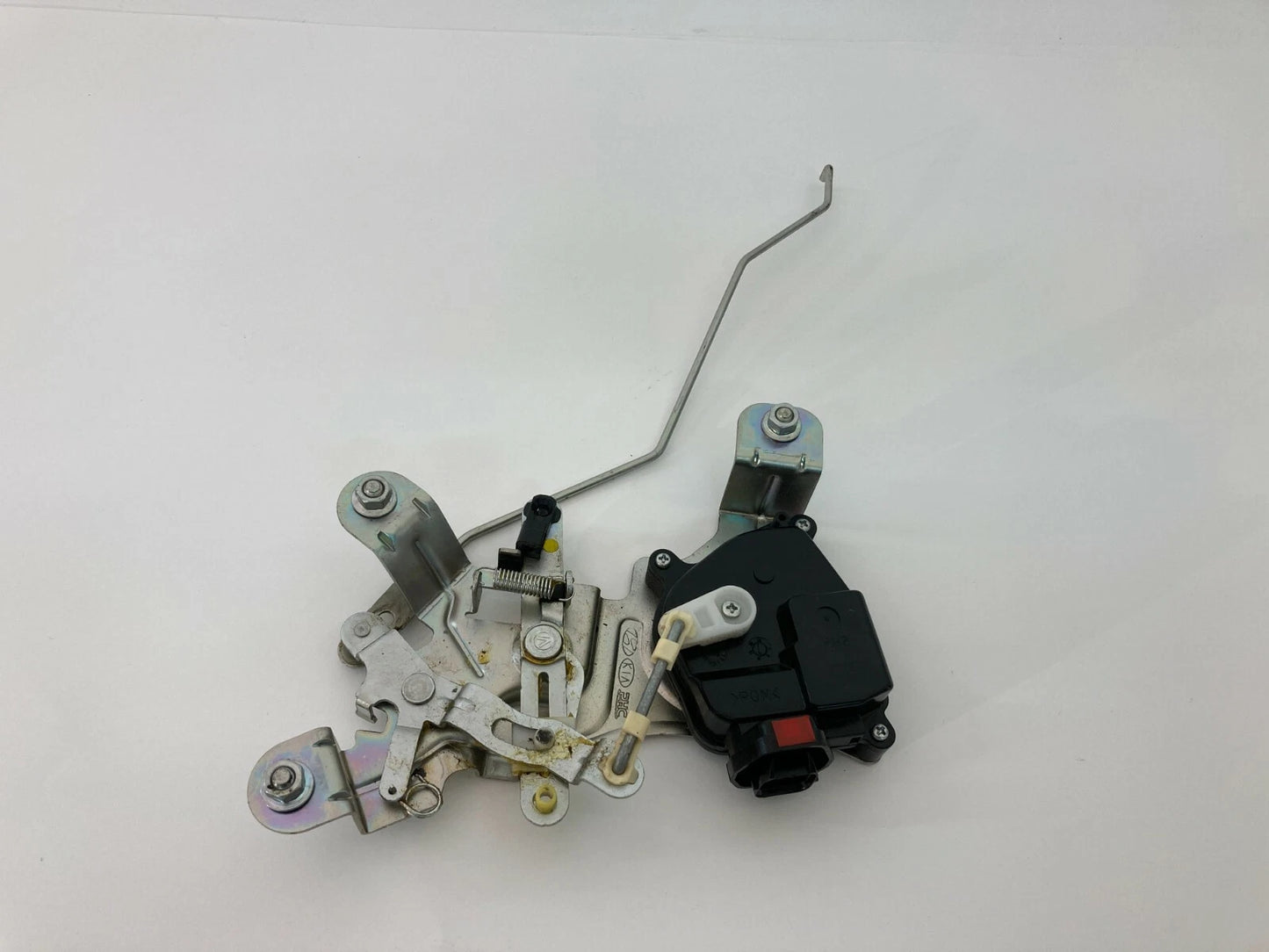 2007 2008 HYUNDAI ENTOURAGE 06-09 KIA SEDONA REAR TAIL GATE BELL CRANK ACTUATOR
