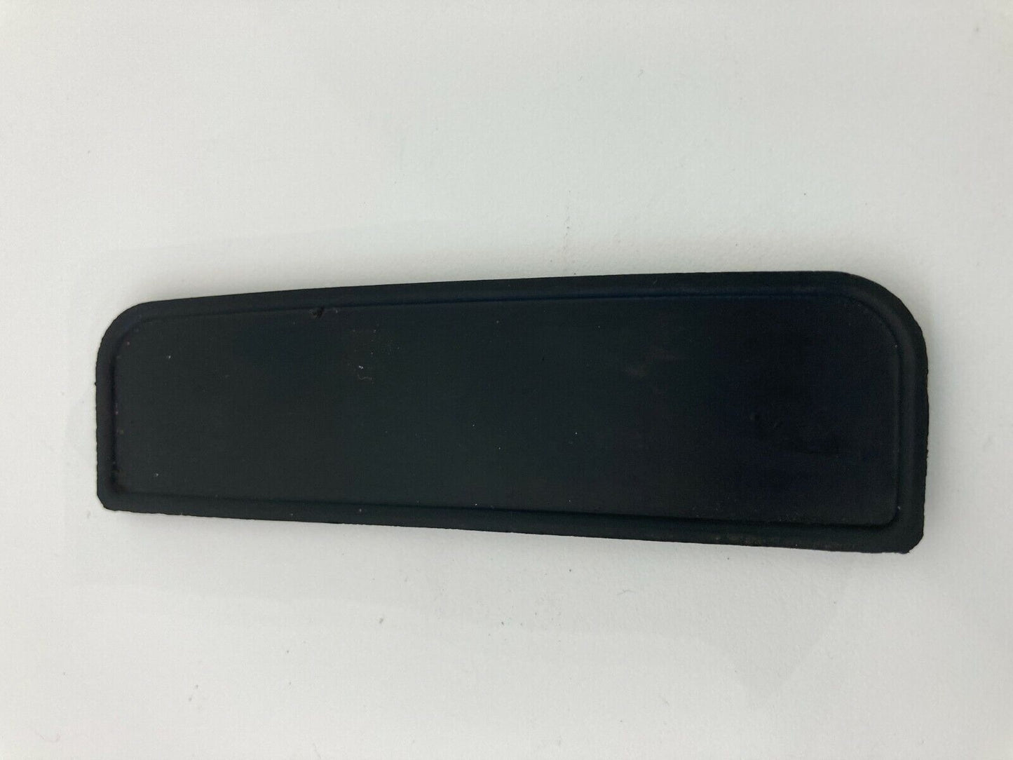 2003-2008 Kia Sorento Front Right Passenger Side Pad Cover Trim Lid 93562-3E000