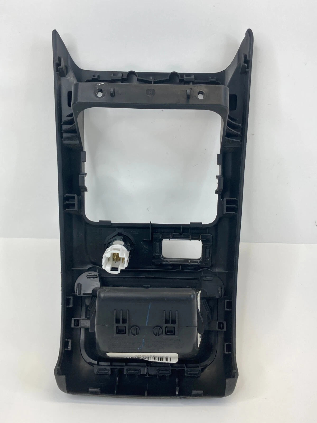 2011-2018 VOLKSWAGEN JETTA SEDAN AT REAR CENTER CONSOLE TRIM BEZEL 5C6864298 OEM