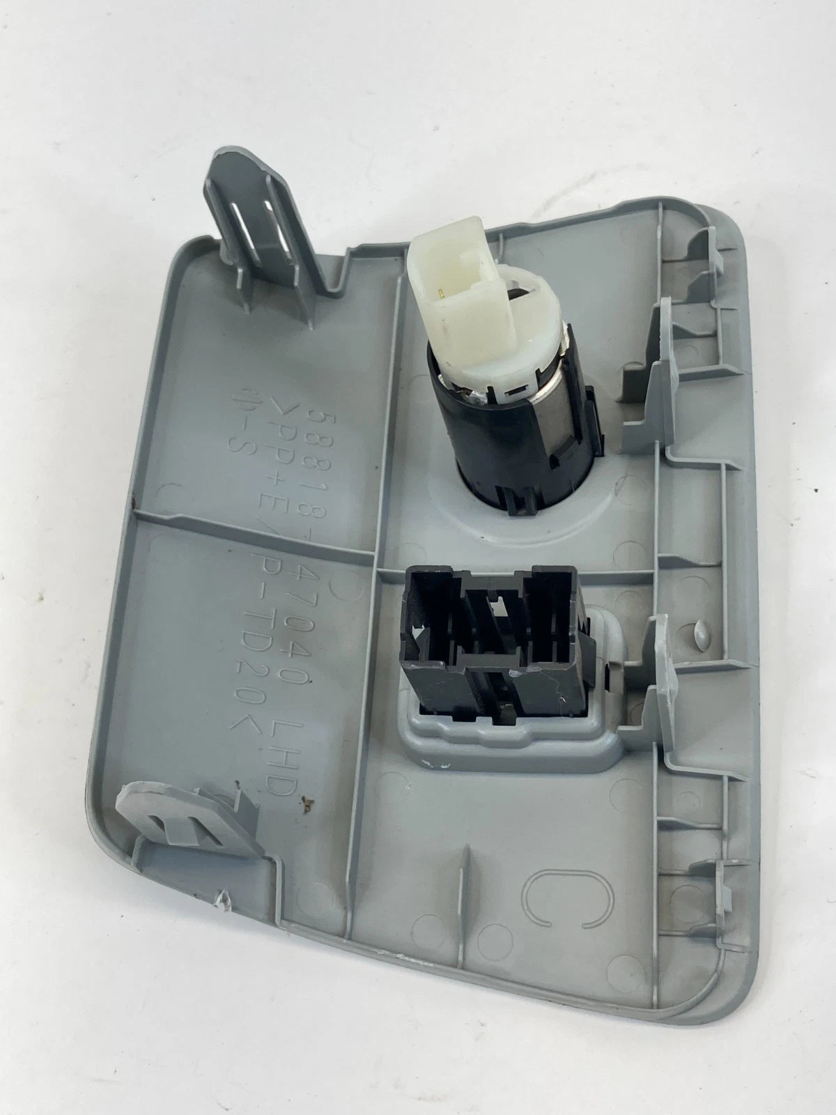 2010 2011 TOYOTA PRIUS CENTER CONSOLE TRIM PANEL W/ POWER OUTLET 58818-47040 OEM