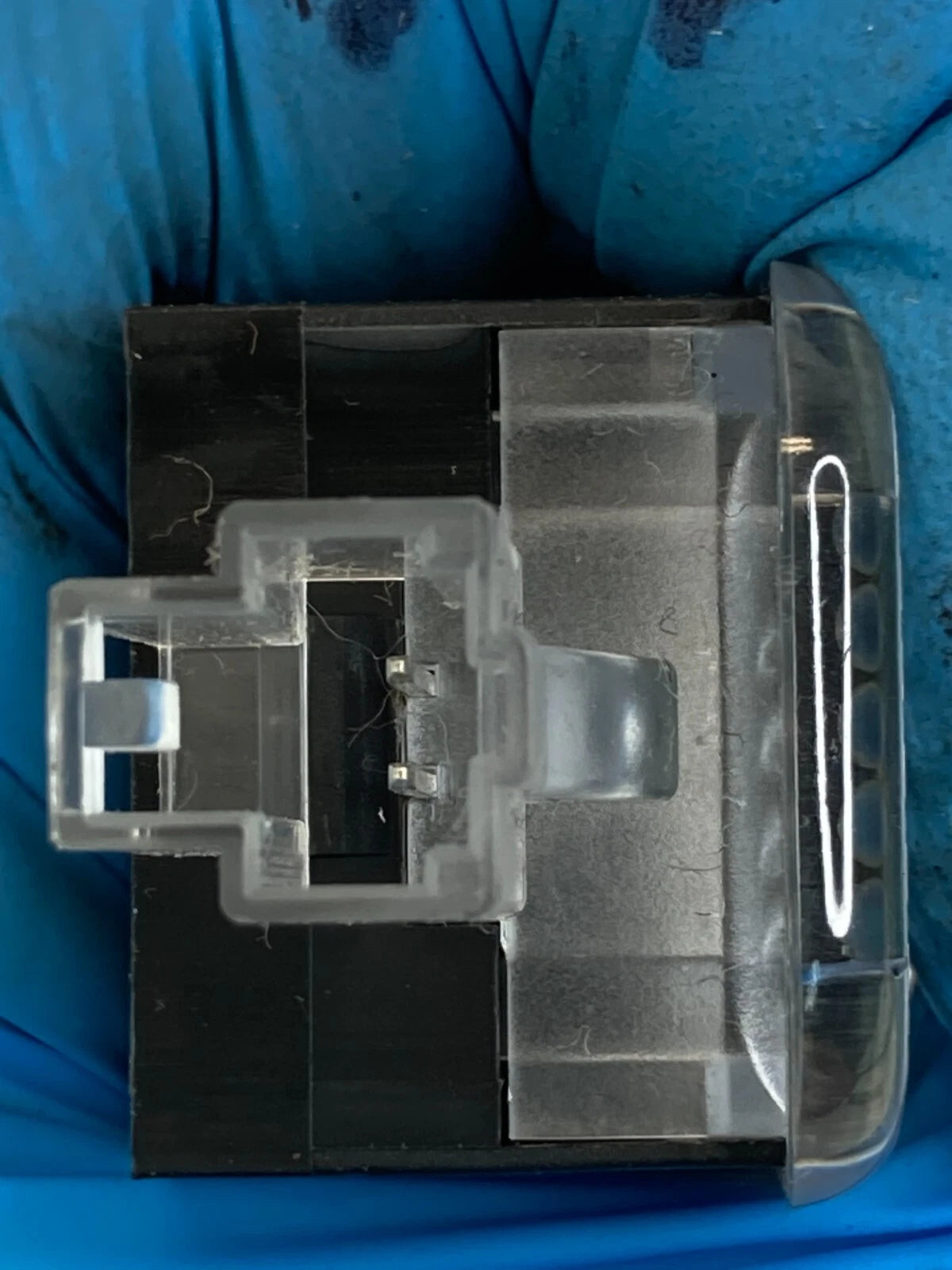 2006-2011 AUDI A6 A6 QUATTRO INTERIOR GLOVE BOX LIGHT COURTESY LAMP 4E0947415