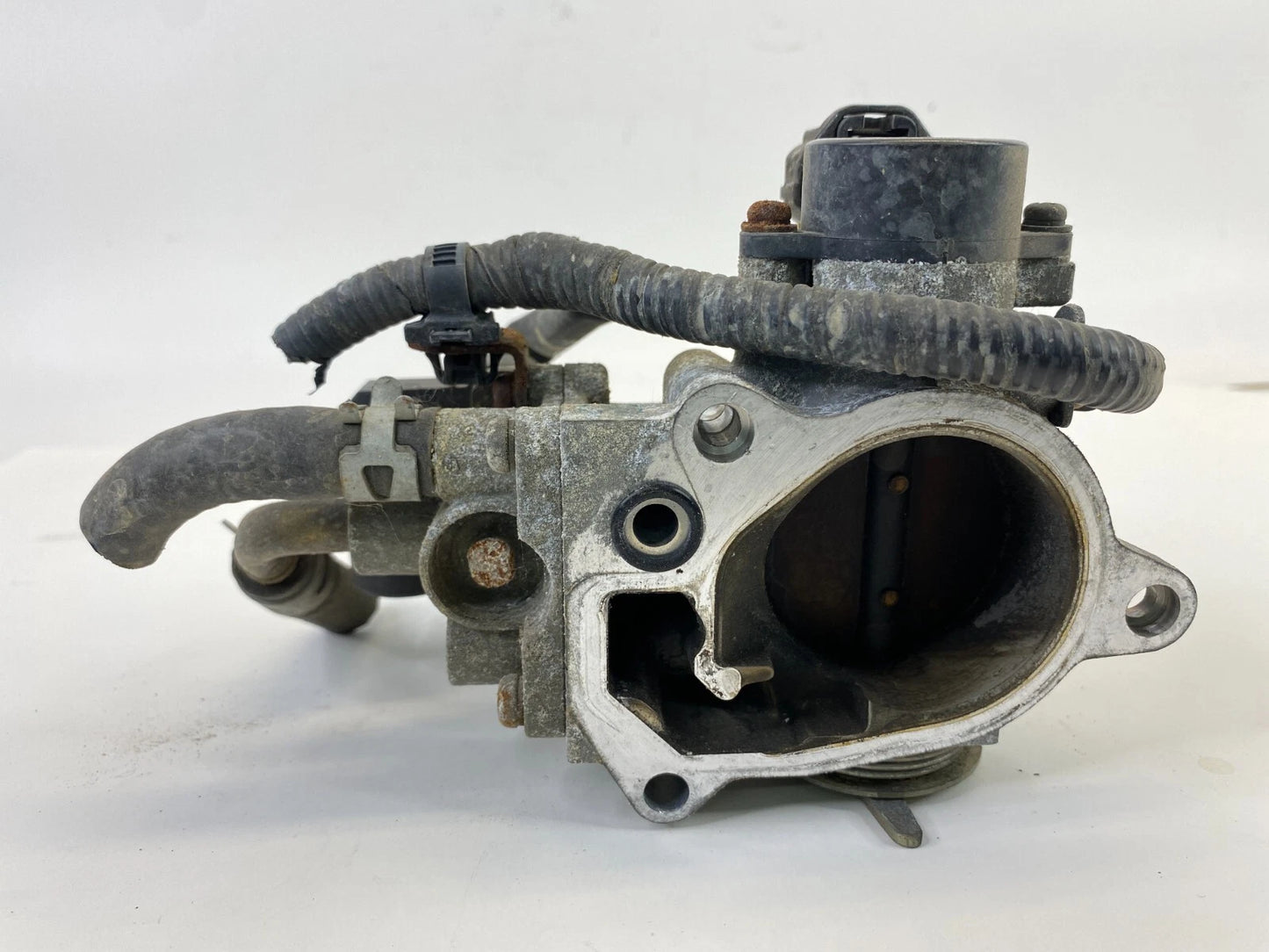 99 00 01 02 03 LEXUS RX300 3.0L AT THROTTLE BODY VALVE ASSEMBLY 22270-20050 OEM