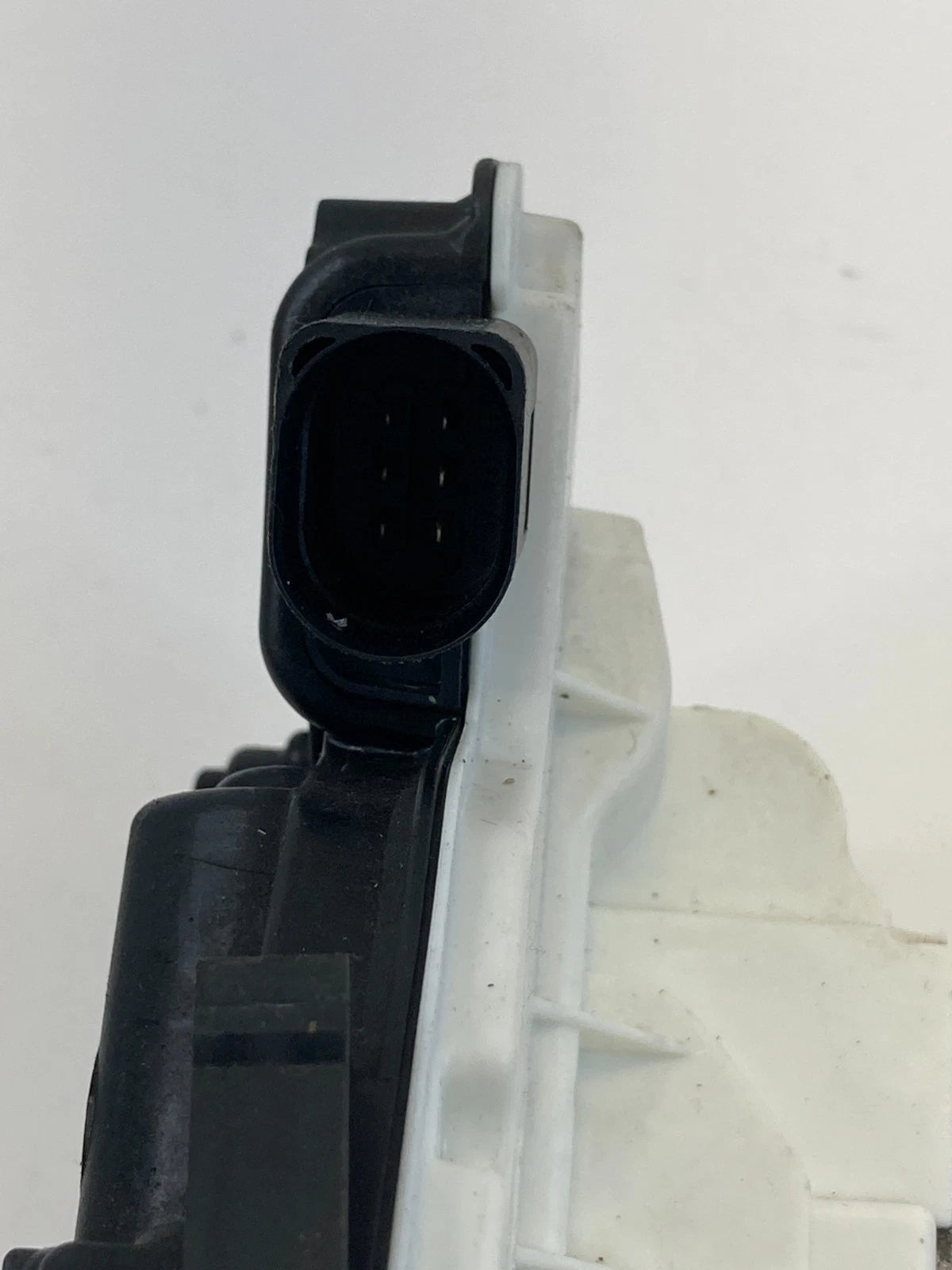 2009-2012 VOLKSWAGEN CC REAR LEFT DOOR LOCK LATCH ACTUATOR 05B-5N0-839-015E OEM