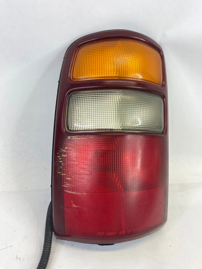2000-2006 CHEVROLET TAHOE YUKON LEFT DRIVER SIDE TAILLIGHT TAIL LIGHT 16525375