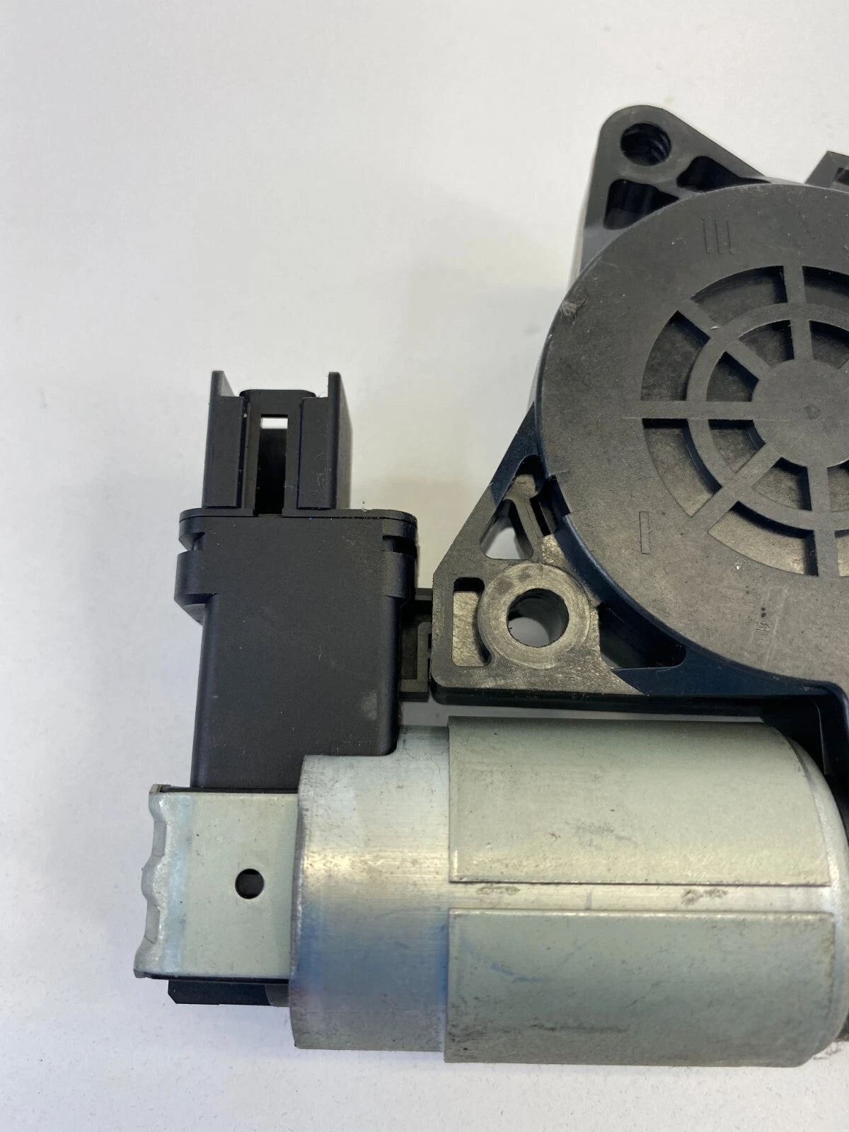 2004-2009 MAZDA 3 MAZDA3 FRONT RIGHT PASSENGER DOOR POWER WINDOW MOTOR GJ6A5858X