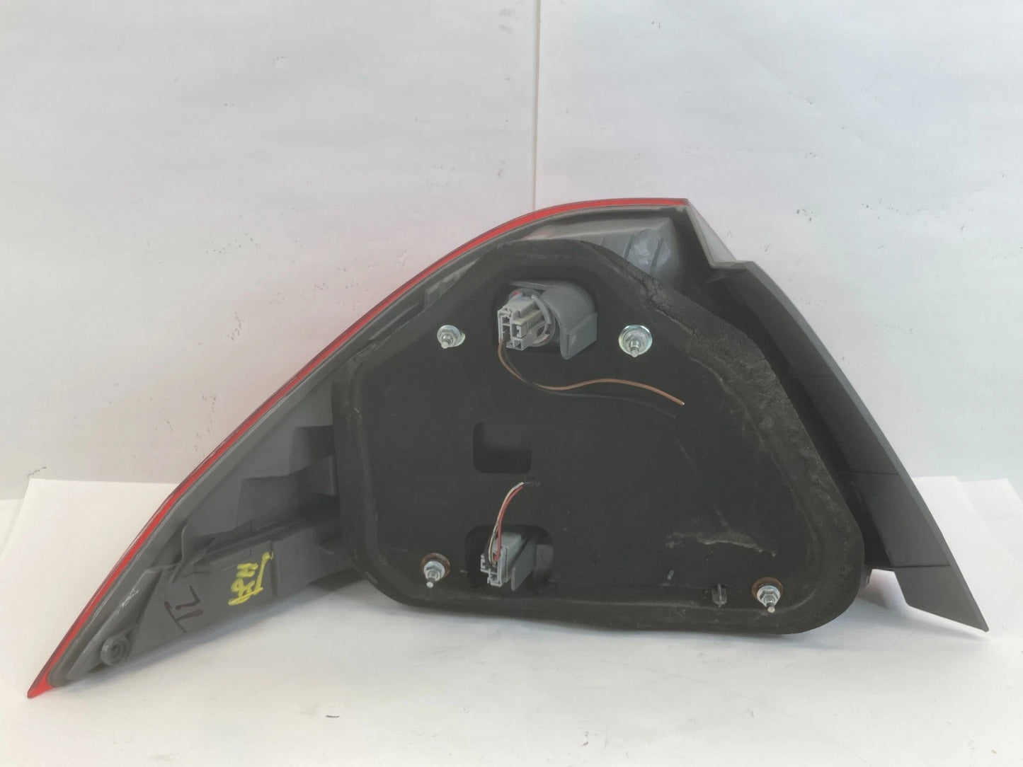 2006 2007 HONDA ACCORD SEDAN REAR LEFT DRIVER TAIL LIGHT LAMP TAILLIGHT OEM