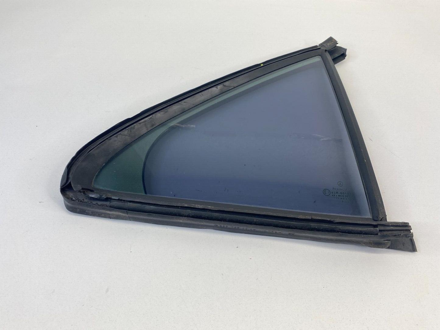 00-02 Mercedes-Benz S500 Rear Right Side Quarter Vent Window Glass 2207300220