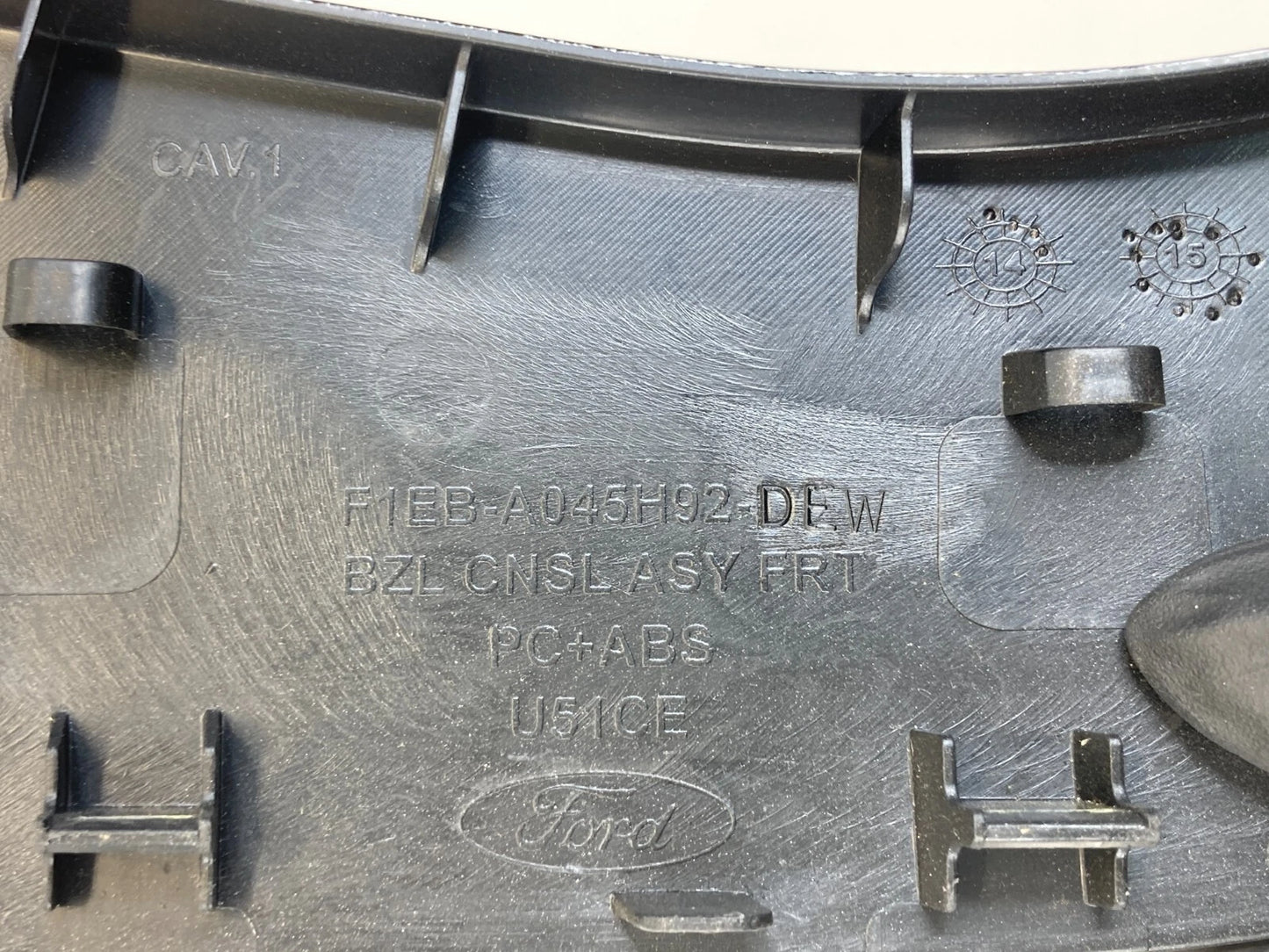 15-18 FORD FOCUS CENTER CONSOLE RIGHT SIDE COVER TRIM BEZEL F1EB-A045H92-CEW OEM