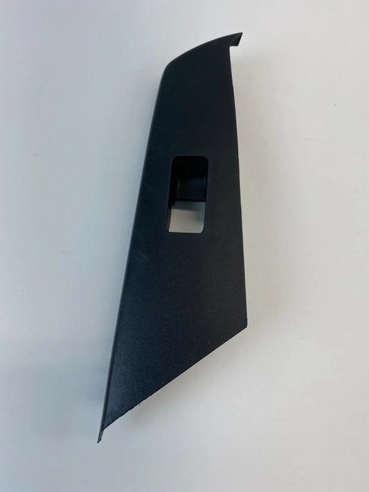 10-12 MAZDA 3 SEDAN REAR RIGHT SIDE WINDOW SWITCH BEZEL PANEL BBM4-68-5L1 OEM