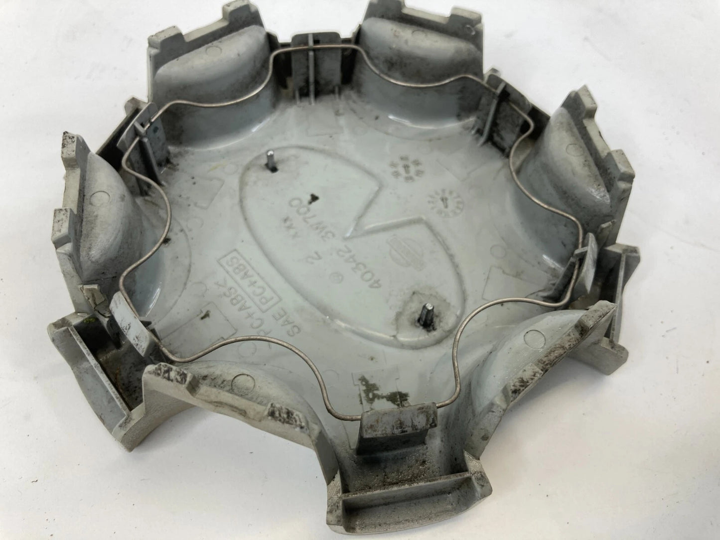 2001 2002 2003 INFINITI QX4 WHEEL RIM HUBCAP CENTER CAP HUB CAP 403423W700 OEM