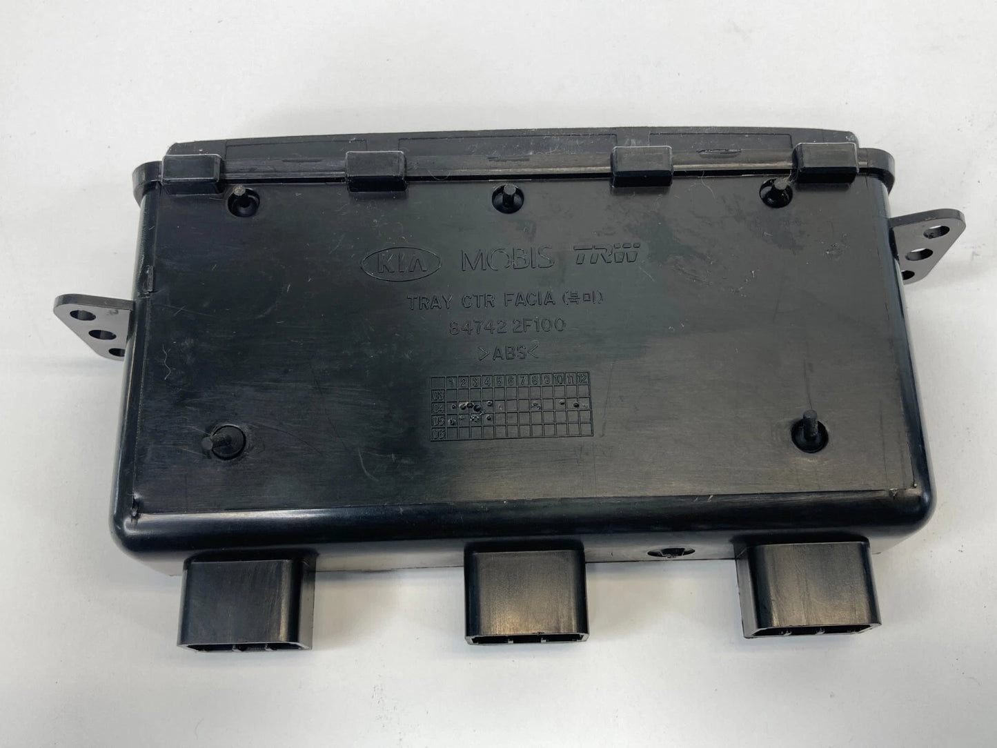 2004-2006 KIA SPECTRA SEDAN 4DR DASHBOARD CENTER STORAGE TRAY FASCIA 84742-2F100