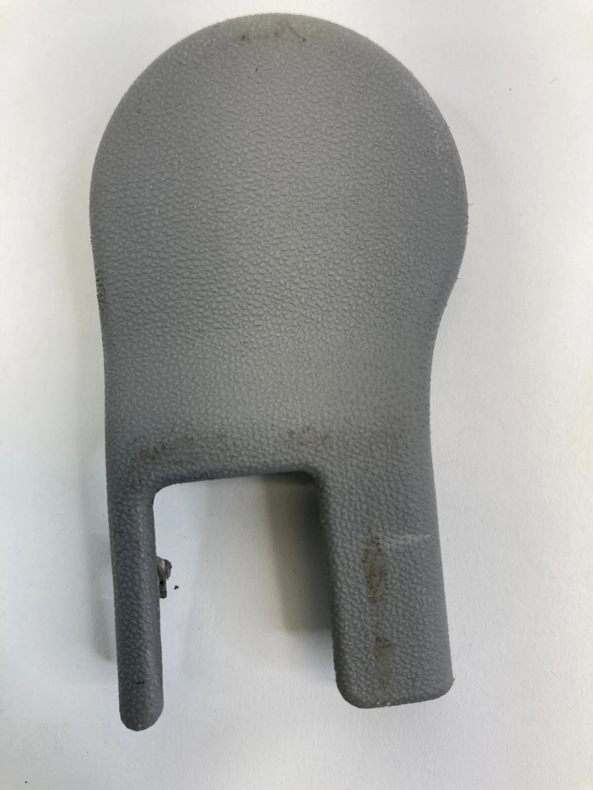 06-09 HYUNDAI ACCENT FRONT LEFT DRIVER SEAT REAR TRACK END COVER 88565-1E000 OEM