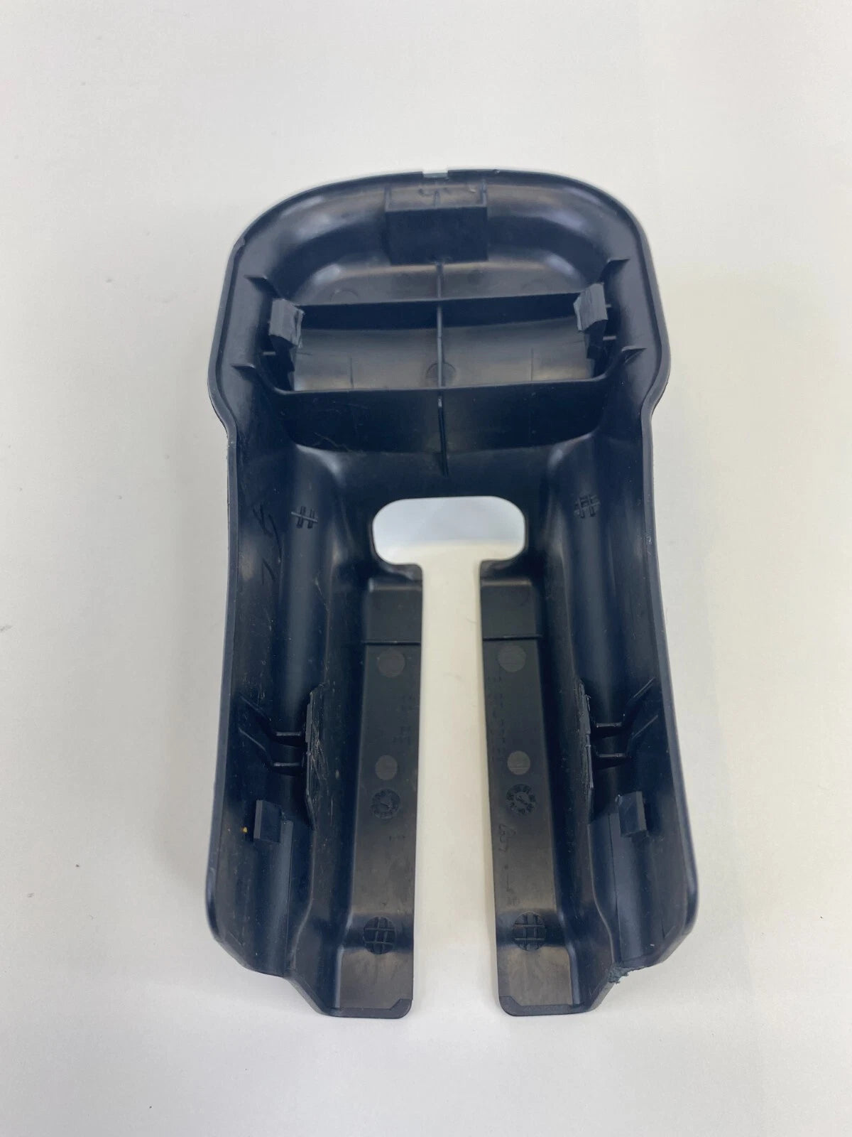 2000-2004 TOYOTA TUNDRA FRONT LEFT SEAT INNER REAR TRACK COVER TRIM 72137-0C030