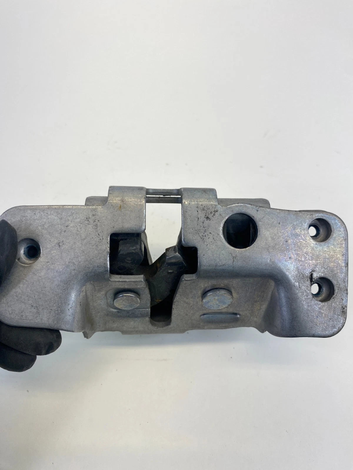 2008-2016 CHRYSLER TOWN & COUNTRY REAR LEFT SLIDING DOOR LOCK LATCH CATCH OEM