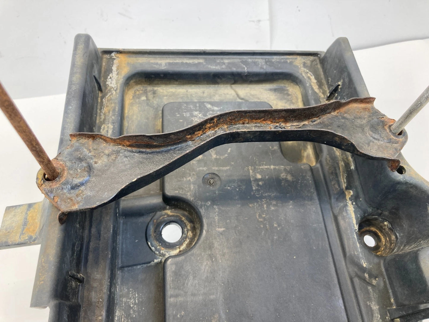 2011-2019 FORD EXPLORER 13-19 POLICE INTERCEPTOR UTILITY BATTERY TRAY HOLDER