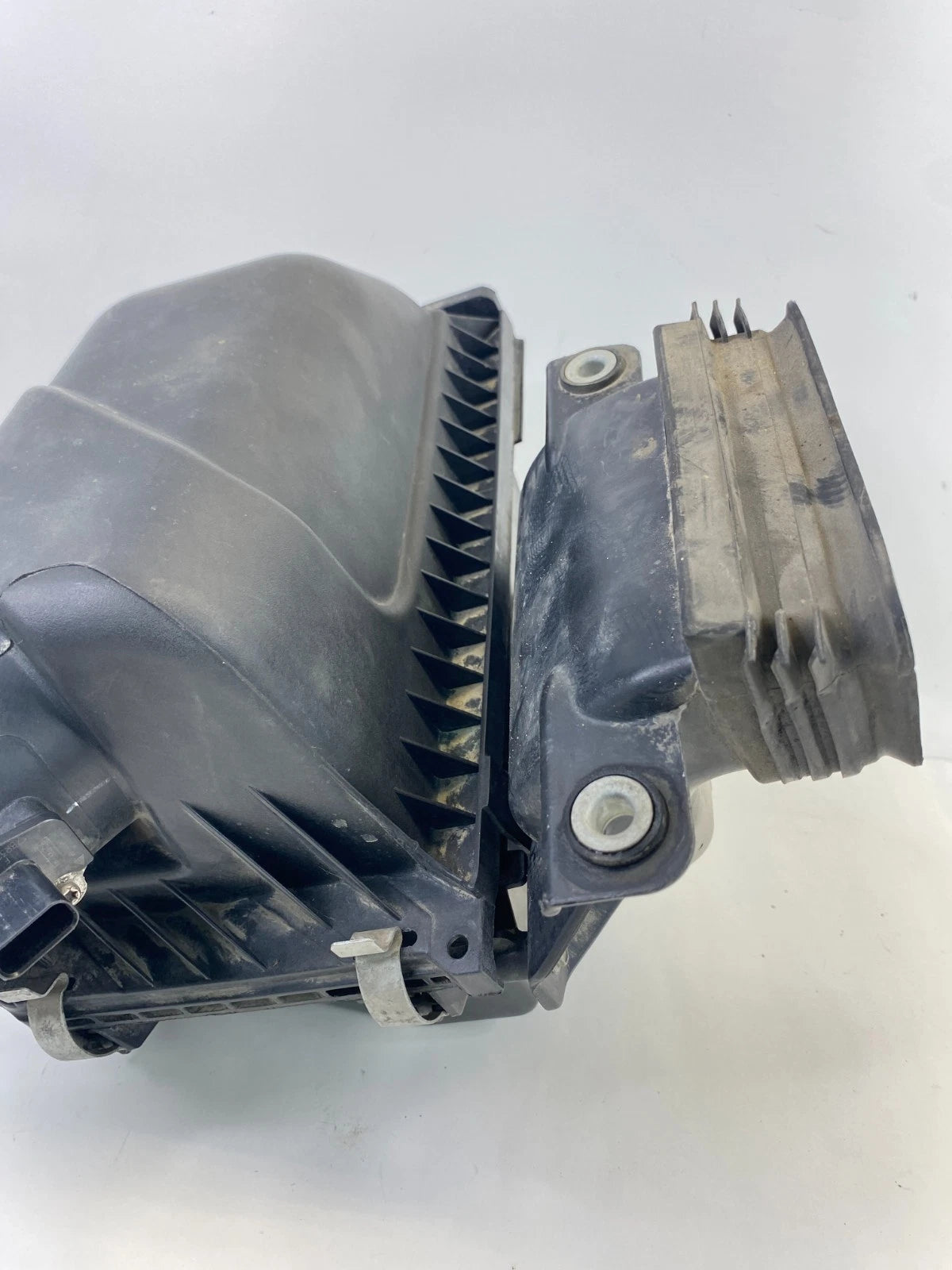 2010-2019 Ford Flex Air Cleaner Intake Box Housing Assembly AA53-9A600-AD OEM