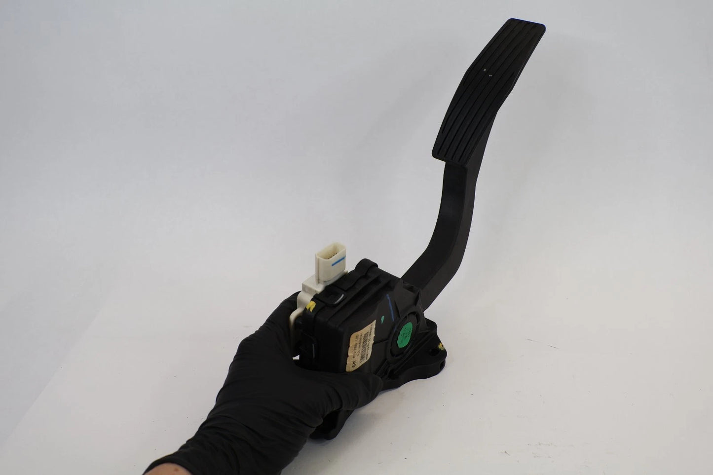 2012-2020 CHEVROLET SONIC 1.8L GAS ACCELERATOR PEDAL ASSEMBLY OEM 96858781