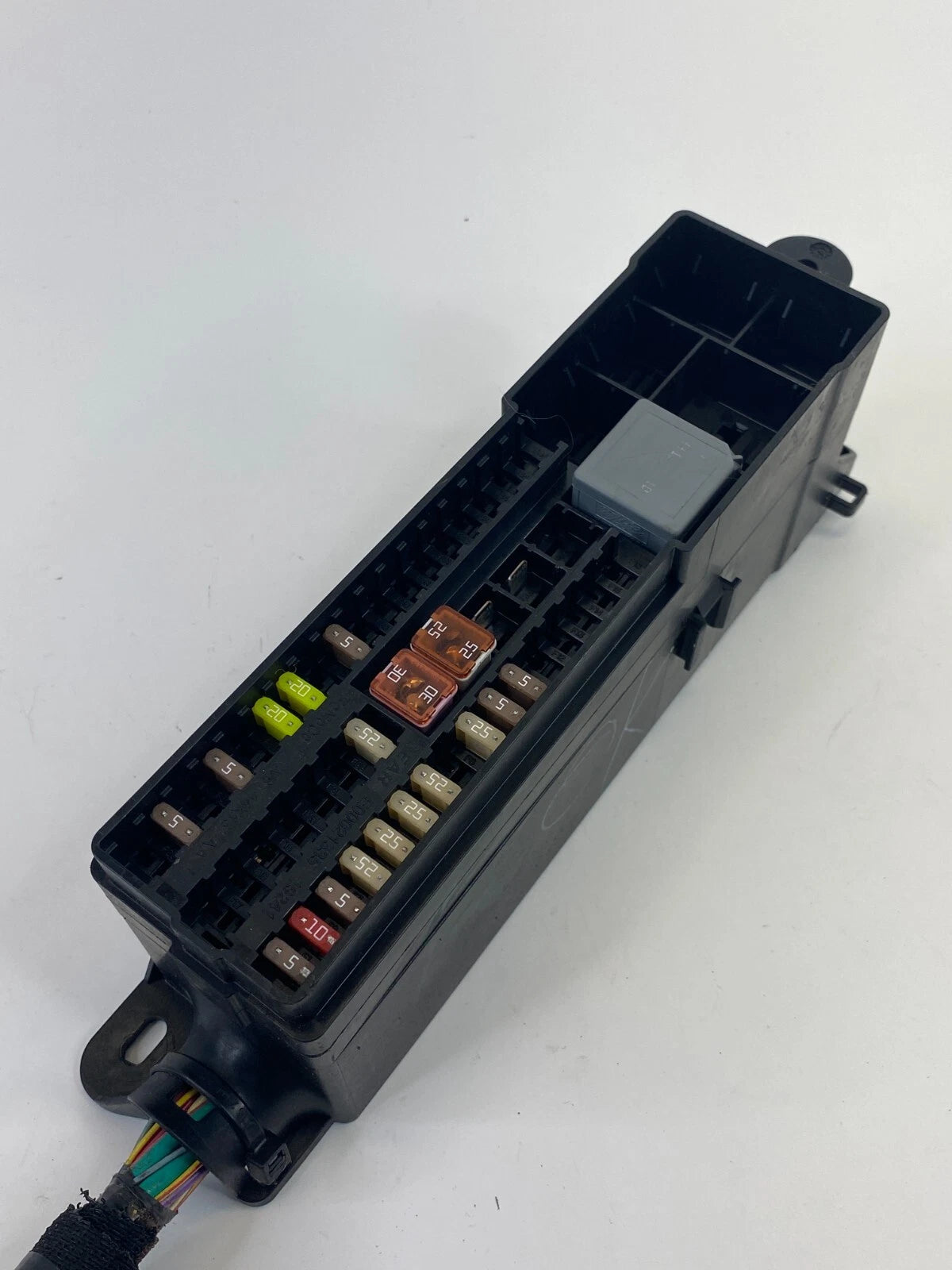 2013-2016 FORD ESCAPE 1.6L L4 ENGINE COMPARTMENT FUSE RELAY JUNCTION BOX OEM