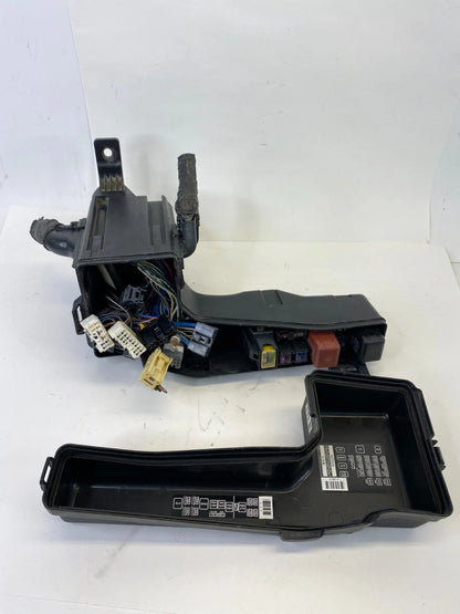 2002 2003 2004 TOYOTA AVALON ENGINE COMPARTMENT FUSE BOX RELAY JUNCTION BLOCK