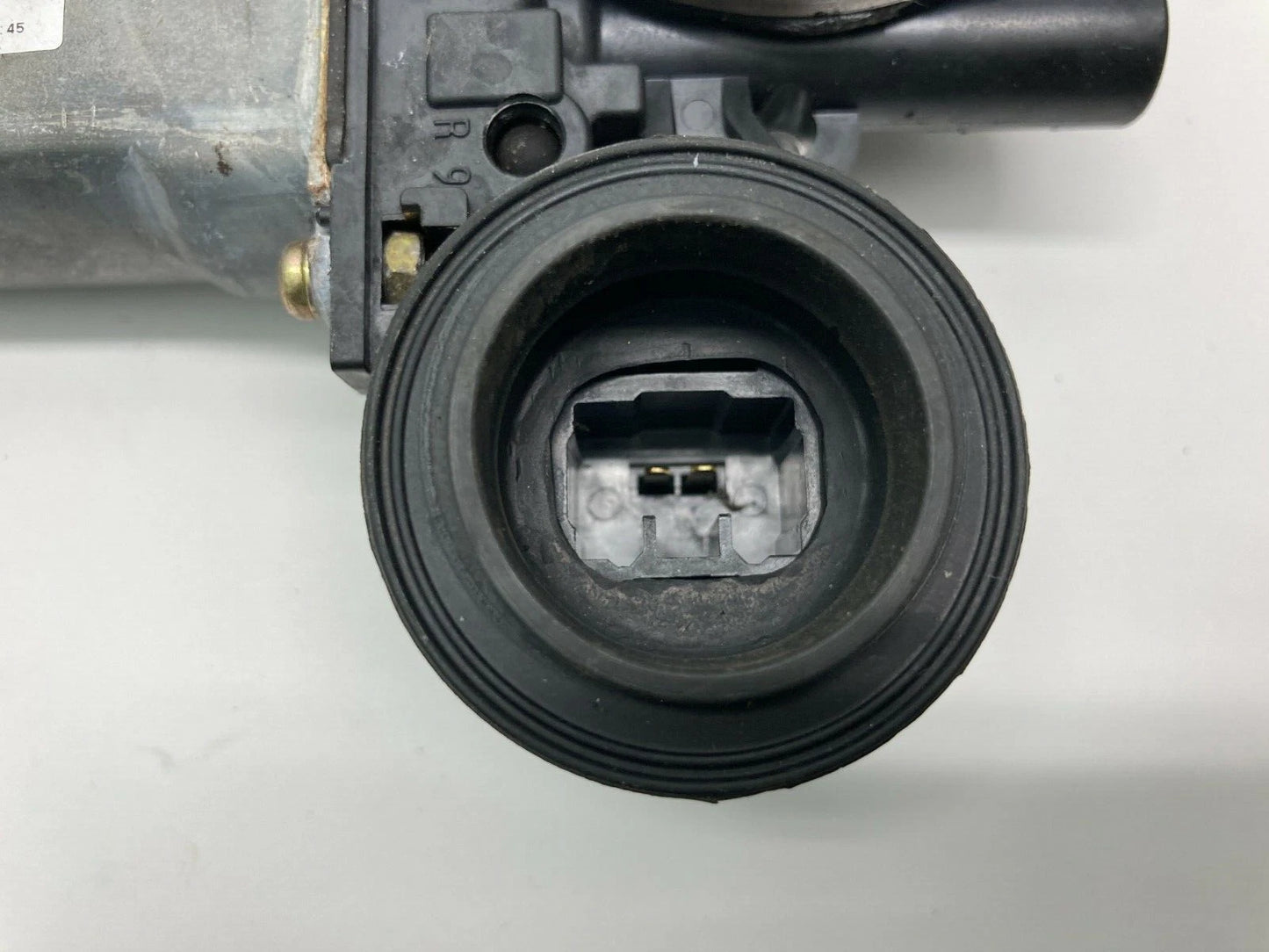 03-08 PONTIAC VIBE MATRIX COROLLA REAR LEFT SIDE POWER WINDOW MOTOR 85710AA050