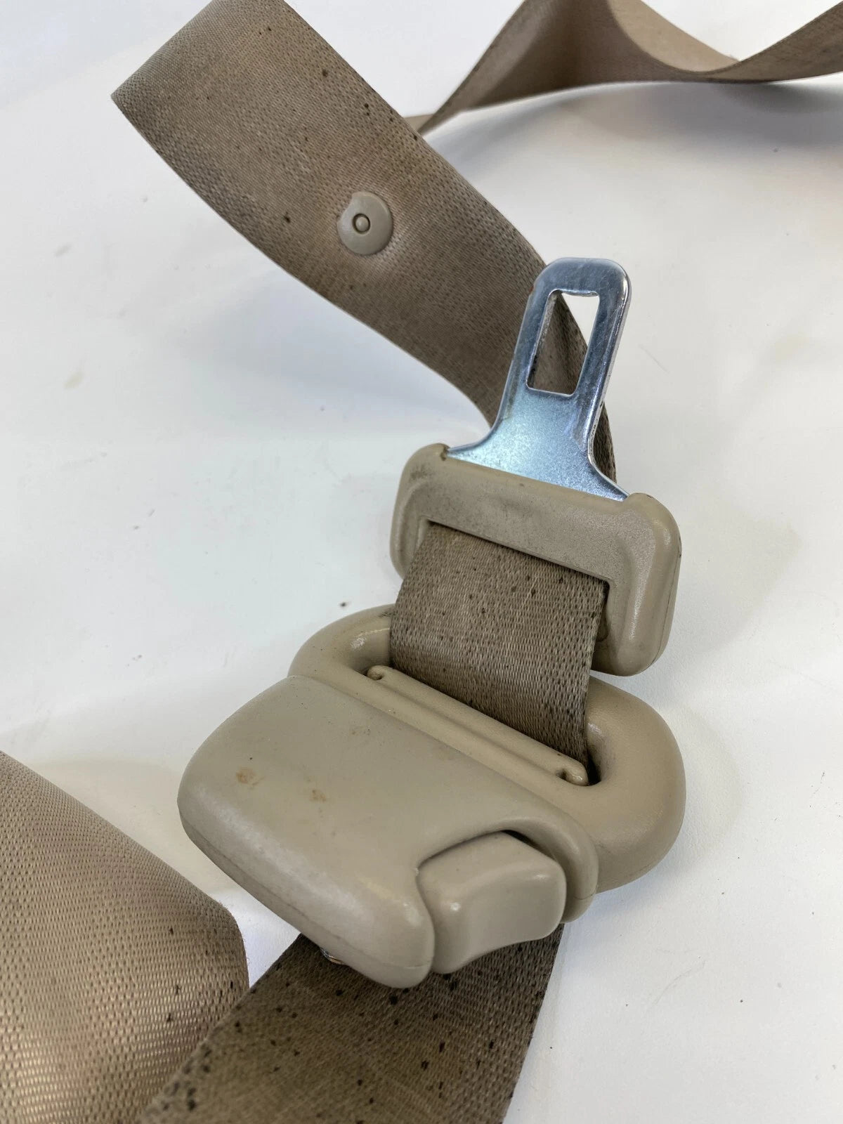 2000 2001 MAZDA MPV FRONT LEFT DRIVER SIDE SEAT BELT RETRACTOR TK-AB2-H695 OEM