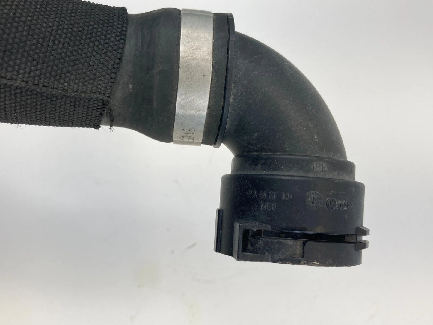 2009-2017 VOLKSWAGEN CC 2.0L TURBO UPPER RADIATOR COOLANT HOSE 3C0-122-101-FB