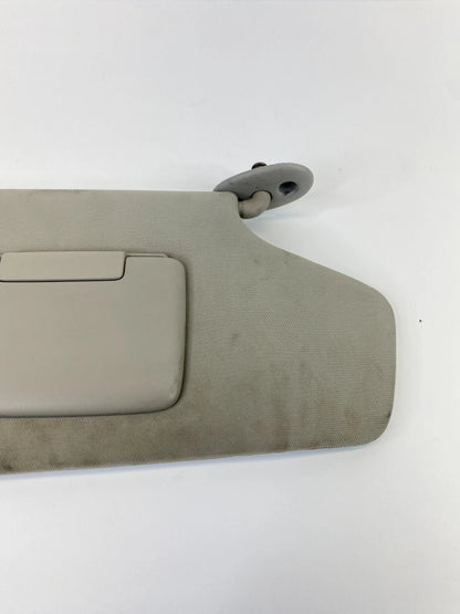 2006-2010 JEEP COMMANDER ROOF RIGHT PASSENGER SUNVISOR SUN VISOR SHADE OEM