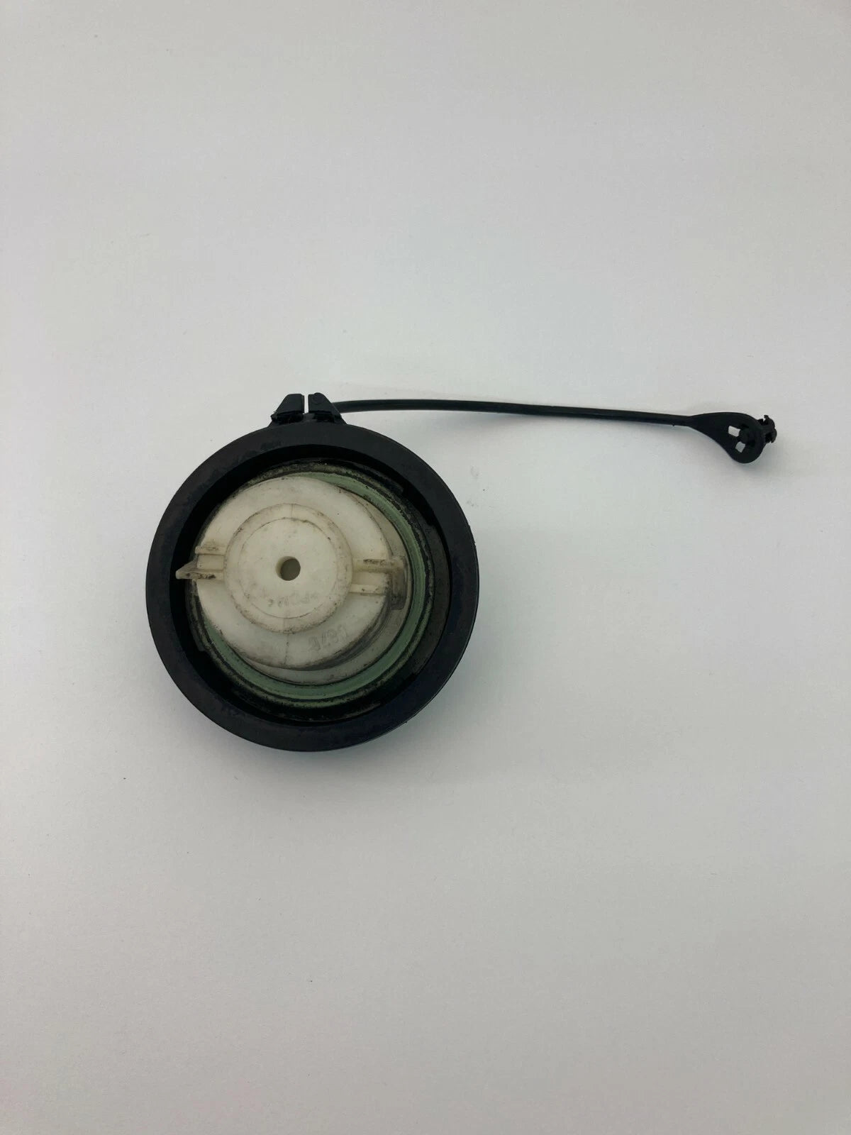 05 06 07 08 09 10 PONTIAC G6 SEDAN 3.5L FUEL FILLER GAS TANK CAP TOP COVER OEM